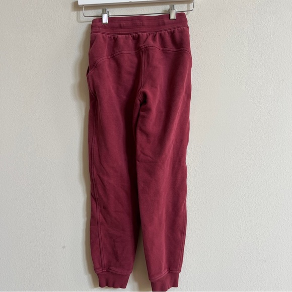 Lululemon Scuba High-Rise Jogger in Mulled Wine Size 0 - Picture 4 of 4